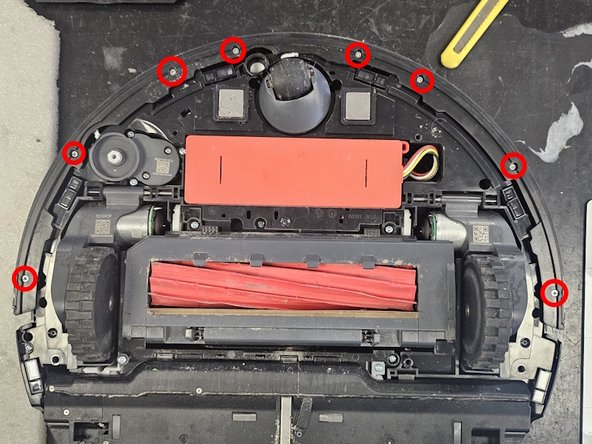 Roborock S7: Cliff sensor replacement, Bottom cover, battery and bumper: crwdns2935265:03crwdnd2935265:03crwdnd2935265:03crwdne2935265:0