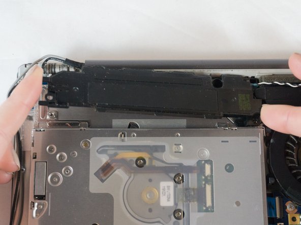 Samsung NP700Z5AH Optical Drive Replacement: crwdns2935265:09crwdnd2935265:02crwdnd2935265:02crwdne2935265:0