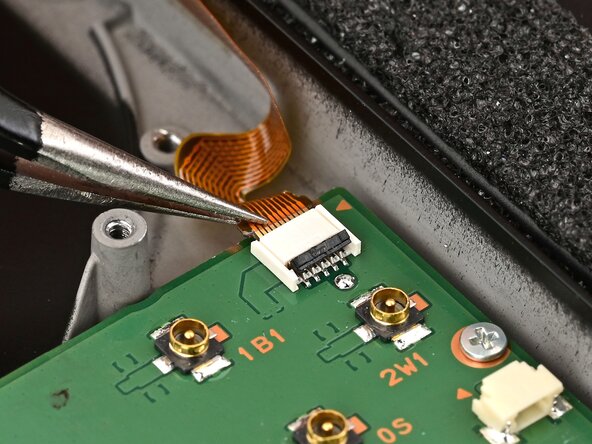 Nintendo Switch 2 Button Board Replacement, Connect the button board: crwdns2935265:042crwdnd2935265:02crwdnd2935265:03crwdne2935265:0