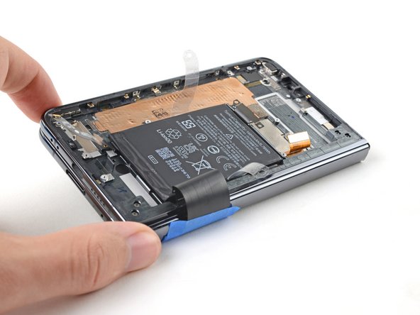 Google Pixel Fold Base Battery Replacement, Tilt the phone: crwdns2935265:066crwdnd2935265:02crwdnd2935265:02crwdne2935265:0