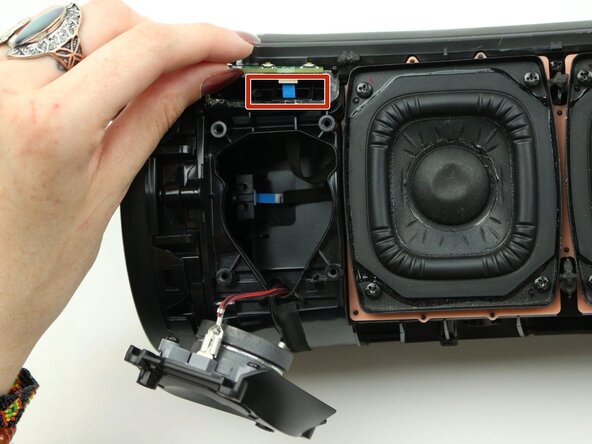 Sony SRS-XG300 Power Button Replacement: crwdns2935265:06crwdnd2935265:02crwdnd2935265:03crwdne2935265:0