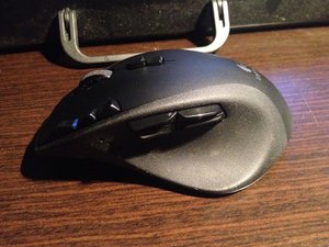 Desmontaje de los botones del ratón (mouse) Logitech Wireless Gaming Mouse G700