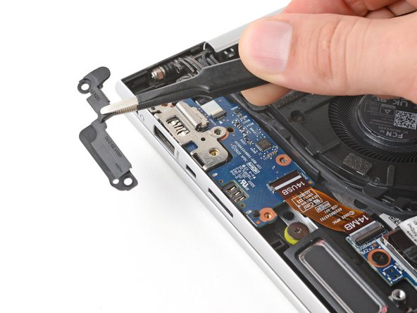 HP EliteBook 845 G9 USB Board Replacement, Remove the brackets: crwdns2935265:014crwdnd2935265:02crwdnd2935265:02crwdne2935265:0