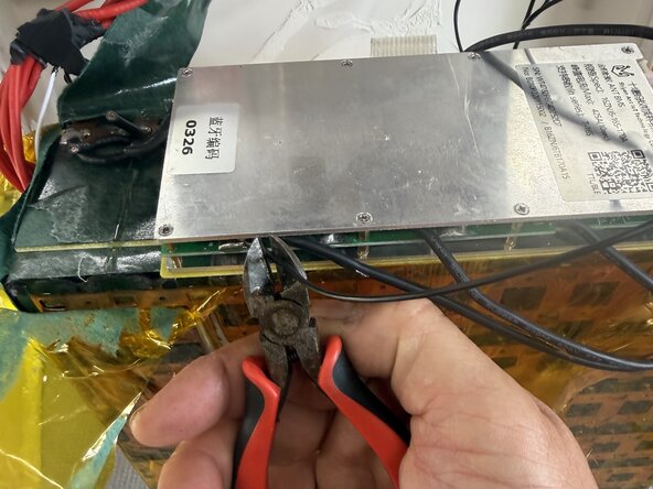 BMS Replacement Replacement, Cut switch light wire: stap 10, afbeelding 2 van 2