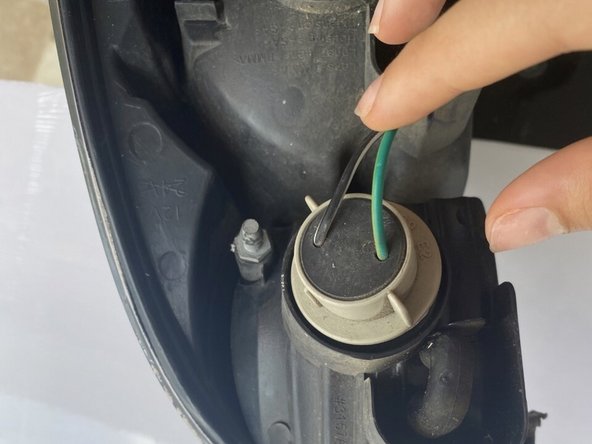 2006 Toyota Tacoma Signal Lights Replacement: crwdns2935265:09crwdnd2935265:02crwdnd2935265:03crwdne2935265:0