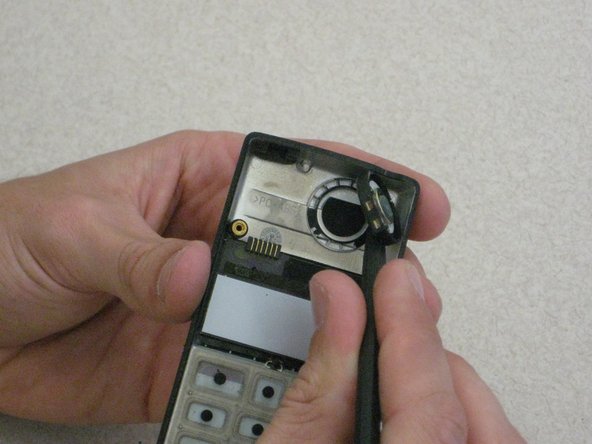 Disassembling Ericsson CF 388 Speaker: crwdns2935265:08crwdnd2935265:02crwdnd2935265:02crwdne2935265:0