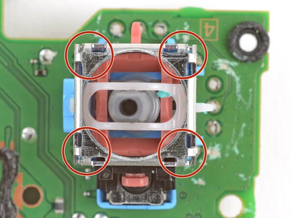 DualSense Controller v2 Joystick Replacement, Cut apart the joystick frame: crwdns2935265:041crwdnd2935265:01crwdnd2935265:03crwdne2935265:0