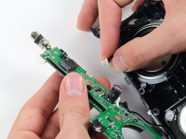 Logitech UE Boom Motherboard Replacement: crwdns2935265:019crwdnd2935265:02crwdnd2935265:02crwdne2935265:0