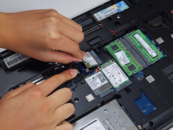 HP ZBook 15 Wi-Fi Card Replacement: crwdns2935265:04crwdnd2935265:02crwdnd2935265:02crwdne2935265:0