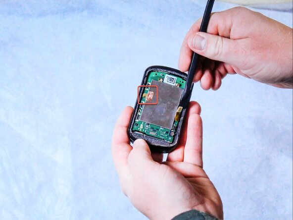 Garmin Edge 530 Battery Replacement, Motherboard: crwdns2935265:05crwdnd2935265:02crwdnd2935265:02crwdne2935265:0