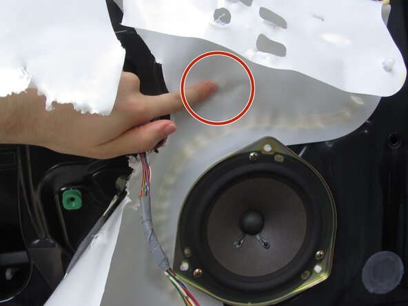 2003 Acura TL Window Regulator Replacement: passo 6, immagine 1 di 3