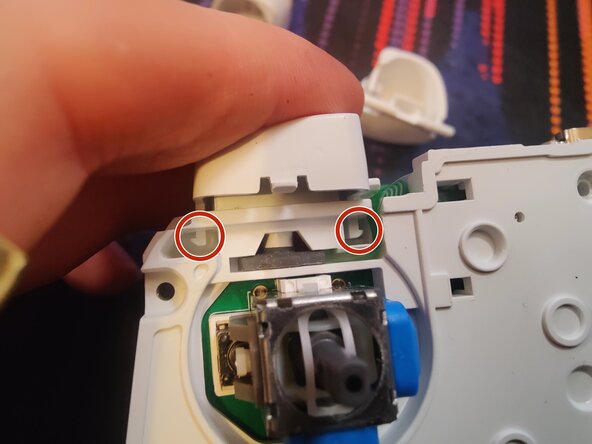 Disassembling 8BitDo Ultimate Bluetooth Controller, Remove shoulder buttons: crwdns2935265:010crwdnd2935265:01crwdnd2935265:02crwdne2935265:0