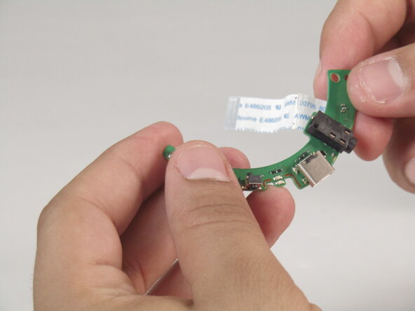 Sony ULT WEAR I/O Board Replacement, I/O Board: crwdns2935265:04crwdnd2935265:03crwdnd2935265:03crwdne2935265:0