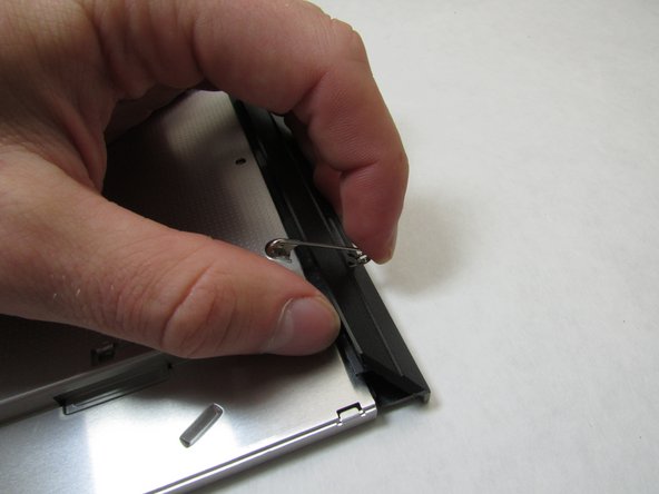 HP Elitebook 8460p Optical Drive Replacement: step 7, image 2 of 3