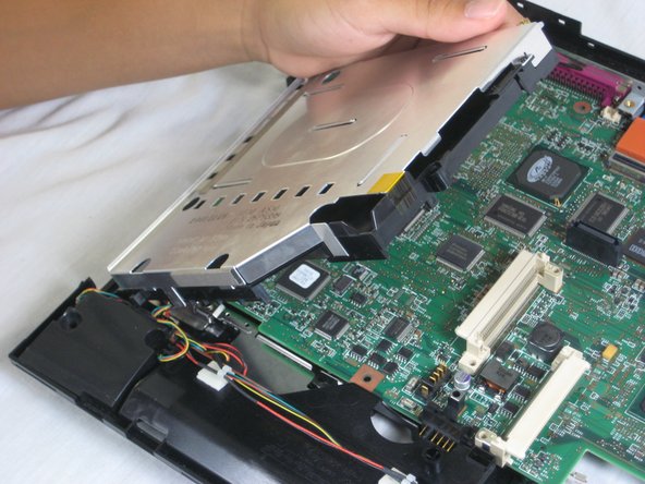 Disassembling IBM ThinkPad A30 Motherboard: crwdns2935265:028crwdnd2935265:02crwdnd2935265:02crwdne2935265:0