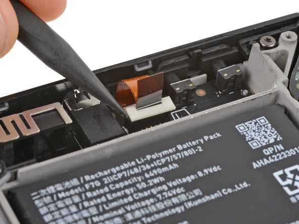 Steam Deck OLED Front Shell Replacement, Unlock the audio board connector: crwdns2935265:080crwdnd2935265:03crwdnd2935265:03crwdne2935265:0