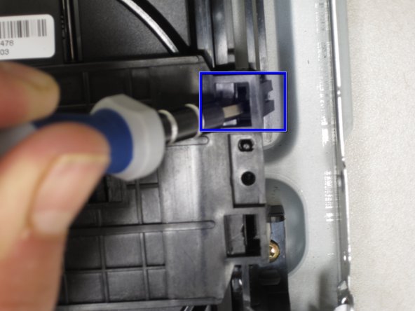 Remove Stuck Disc from Samsung P241: crwdns2935265:05crwdnd2935265:02crwdnd2935265:02crwdne2935265:0