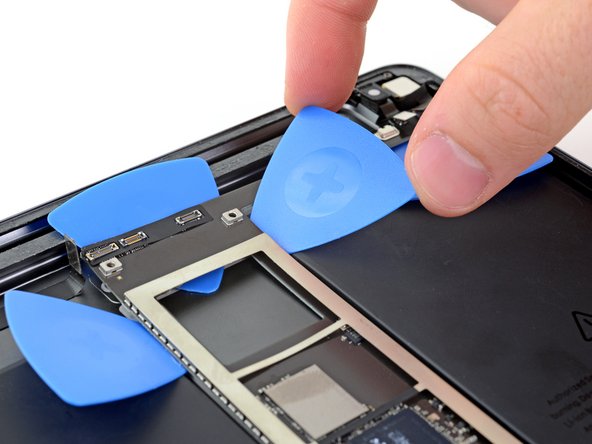 iPad Air 3 Logic Board Replacement: crwdns2935265:047crwdnd2935265:02crwdnd2935265:03crwdne2935265:0