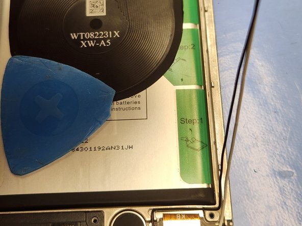 Revvl 6 Pro 5G Screen Replacement, Release the Antenna: crwdns2935265:024crwdnd2935265:03crwdnd2935265:03crwdne2935265:0