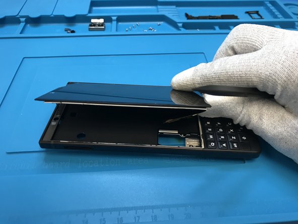 BlackBerry Key2 Disassembly, Removing the LCD.: crwdns2935265:08crwdnd2935265:02crwdnd2935265:03crwdne2935265:0
