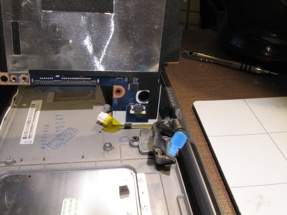 Acer Aspire R7 Display Assembly Replacement: crwdns2935265:021crwdnd2935265:02crwdnd2935265:02crwdne2935265:0