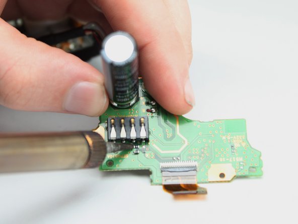 Panasonic Lumix DMC-G7 Flash Capacitor/Fuse Replacement: crwdns2935265:021crwdnd2935265:02crwdnd2935265:02crwdne2935265:0