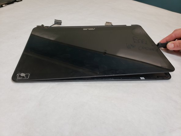 ASUS Q324UA-BHI7T17 Display Assembly Replacement: crwdns2935265:06crwdnd2935265:03crwdnd2935265:03crwdne2935265:0