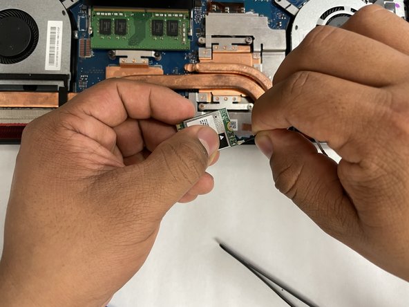 ASUS TUF Gaming FX505DY Keyboard Replacement, Display Assembly: crwdns2935265:05crwdnd2935265:02crwdnd2935265:03crwdne2935265:0