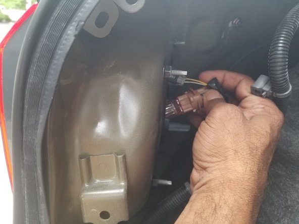 Toyota Corolla 2018 Brake Light Replacement: crwdns2935265:03crwdnd2935265:02crwdnd2935265:02crwdne2935265:0