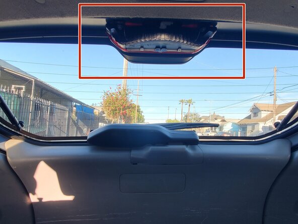 2006 Toyota Matrix Center Brake Light Bulb Replacement, Center brake light bulb: crwdns2935265:01crwdnd2935265:02crwdnd2935265:03crwdne2935265:0