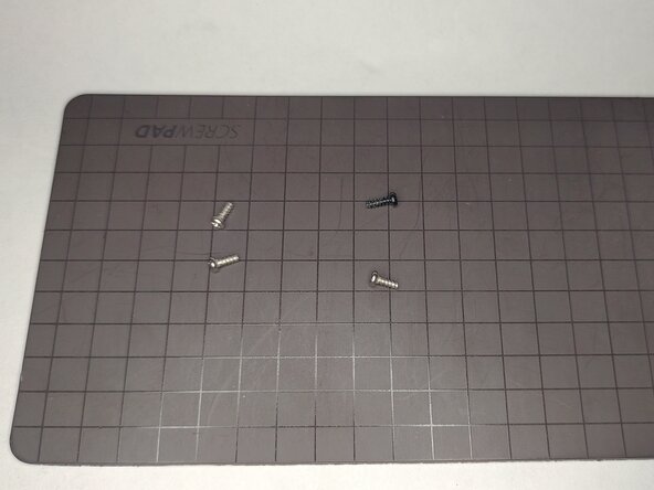 Roccat Kone Pro Air - Scroll Mechanism Cleaning, Remove Screws: crwdns2935265:02crwdnd2935265:03crwdnd2935265:03crwdne2935265:0