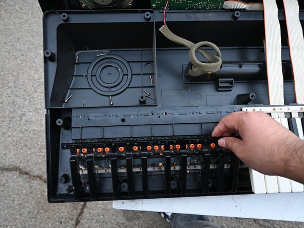 How to Fix Unresponsive Keys for an Optimus Concertmate 980: step 7, image 3 of 3