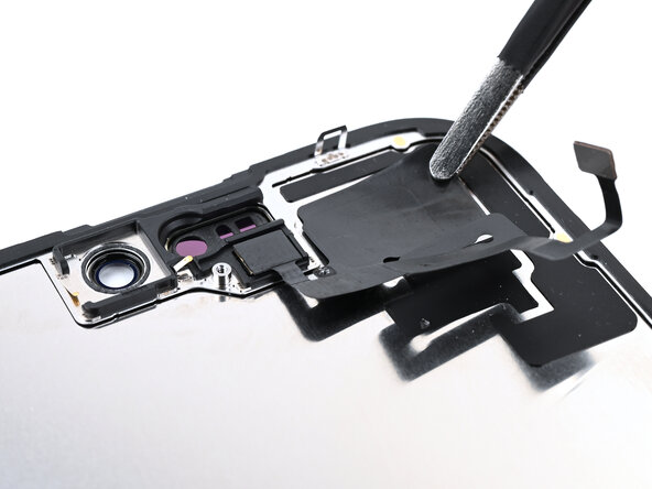 iPhone 16 Screen Replacement, Place the ambient light sensor: crwdns2935265:026crwdnd2935265:03crwdnd2935265:03crwdne2935265:0