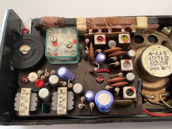 Panasonic R-1159 AM radio Teardown: crwdns2935265:03crwdnd2935265:01crwdnd2935265:01crwdne2935265:0