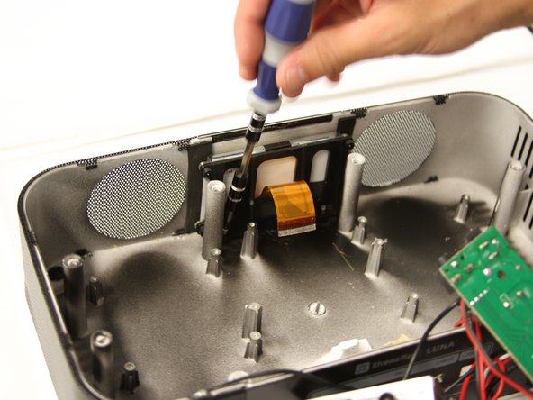 XtremeMac Luna LCD Display Replacement, LCD Display: crwdns2935265:010crwdnd2935265:02crwdnd2935265:02crwdne2935265:0