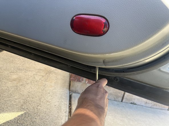 2006 Infiniti G35 Coupe Passenger Side Door Checker Replacement: crwdns2935265:04crwdnd2935265:02crwdnd2935265:03crwdne2935265:0