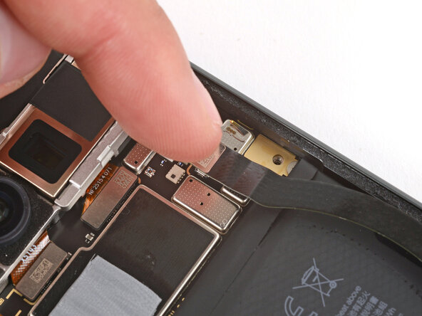 Google Pixel 10 Battery Replacement, Connect the interconnect cable: 35 단계, 이미지 2개 중 1개