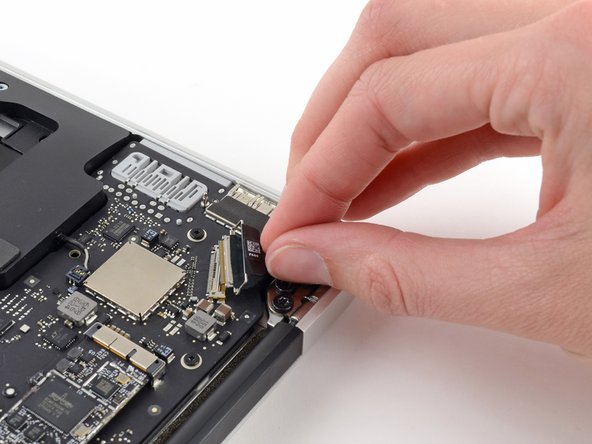 MacBook Air 13" Mid 2013 Display Assembly Replacement: crwdns2935265:020crwdnd2935265:02crwdnd2935265:02crwdne2935265:0