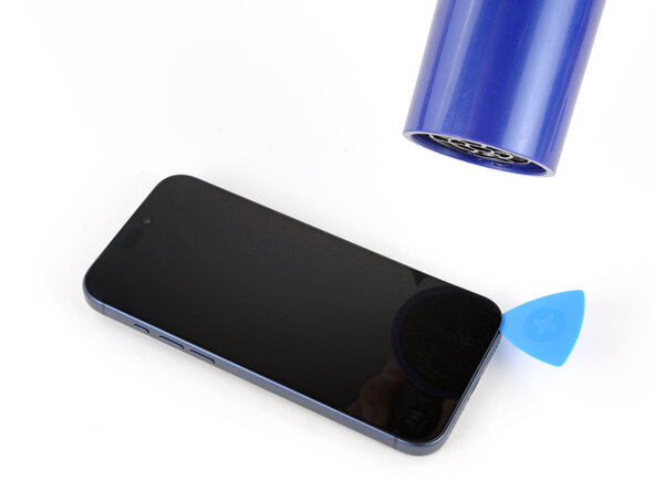 iPhone 17 Pro Battery Replacement, Heat the right edge: crwdns2935265:012crwdnd2935265:01crwdnd2935265:03crwdne2935265:0