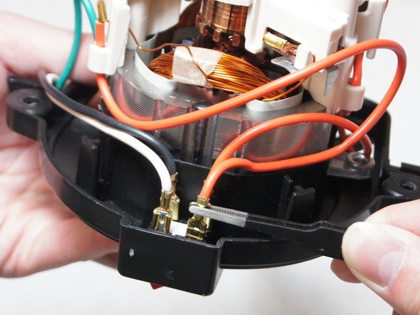 Shop-Vac MC150A Motor Replacement, Disconnect the switch: crwdns2935265:05crwdnd2935265:02crwdnd2935265:03crwdne2935265:0