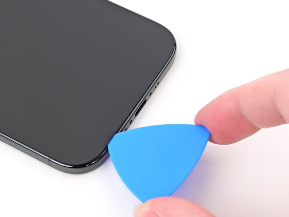 iPhone Air Back Glass Replacement, Separate the bottom edge adhesive: crwdns2935265:08crwdnd2935265:03crwdnd2935265:03crwdne2935265:0