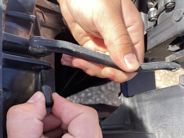 1986 Pontiac Fiero Headlight Motor Gear Replacement: crwdns2935265:04crwdnd2935265:02crwdnd2935265:03crwdne2935265:0