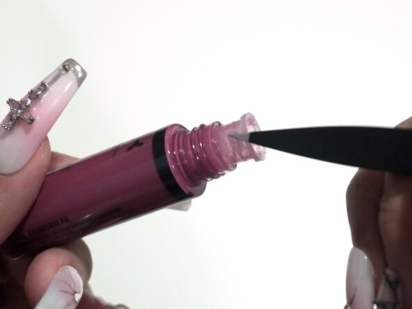 How to Repair a Broken Lip Gloss Stopper: crwdns2935265:05crwdnd2935265:01crwdnd2935265:02crwdne2935265:0