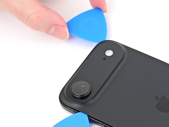 iPhone Air Back Glass Replacement, Separate the top edge adhesive: crwdns2935265:013crwdnd2935265:02crwdnd2935265:03crwdne2935265:0