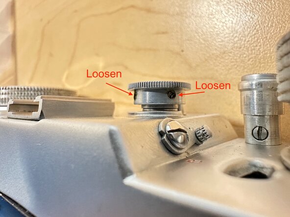 Cleaning & lubricating a GOMZ Leningrad, Preparation for top cover removal: crwdns2935265:01crwdnd2935265:02crwdnd2935265:03crwdne2935265:0