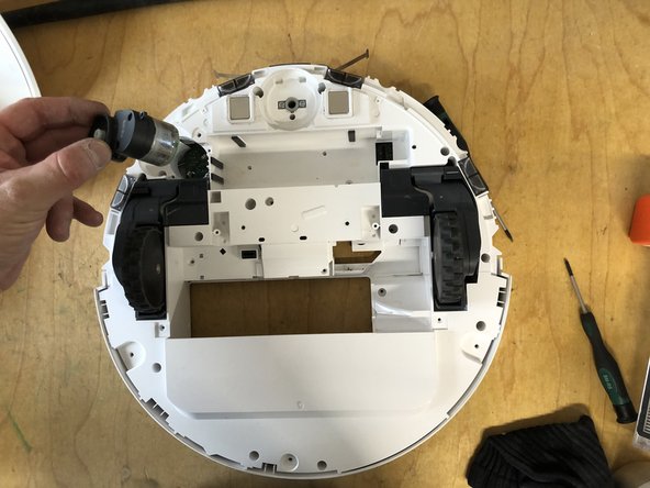 Xiaomi ROBOROCK S50200 complete disassembly, Side-brush motor: crwdns2935265:014crwdnd2935265:03crwdnd2935265:03crwdne2935265:0