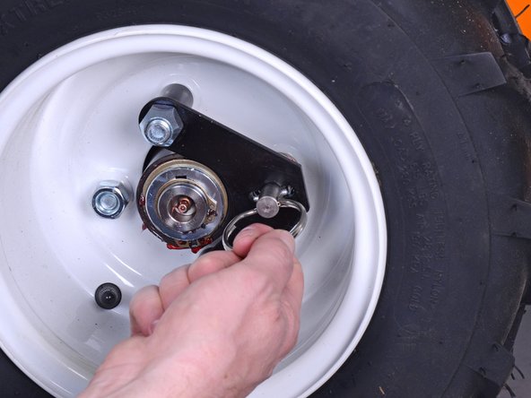 Barreto Tillers E1320HTRLR 2016 Tine Drive Motor Bearing Replacement, Allow the wheels to freewheel: crwdns2935265:05crwdnd2935265:02crwdnd2935265:03crwdne2935265:0