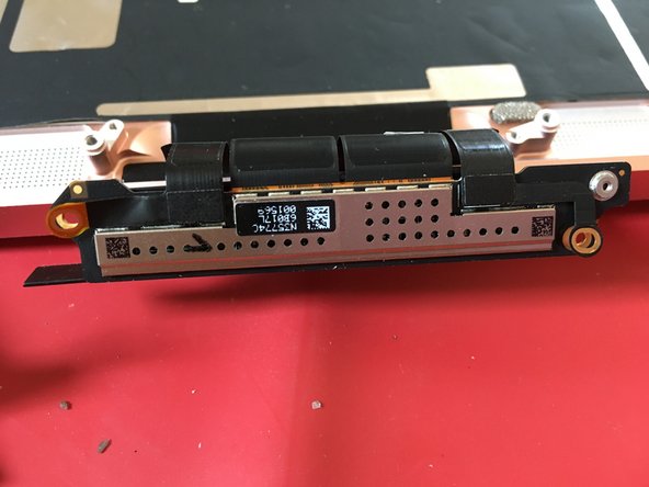 How to build a display using a iMac: step 25, image 1 of 3