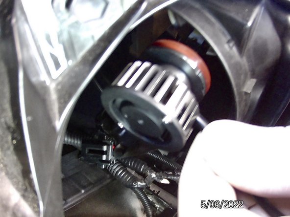 2015-2019 Toyota Highlander Headlight Bulbs Replacement: crwdns2935265:010crwdnd2935265:02crwdnd2935265:03crwdne2935265:0