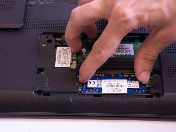 HP 15-f004dx RAM Replacement: crwdns2935265:03crwdnd2935265:03crwdnd2935265:03crwdne2935265:0